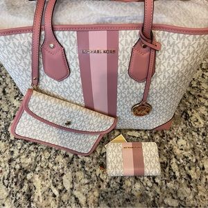 Michael Kors Eva large tote Bundle